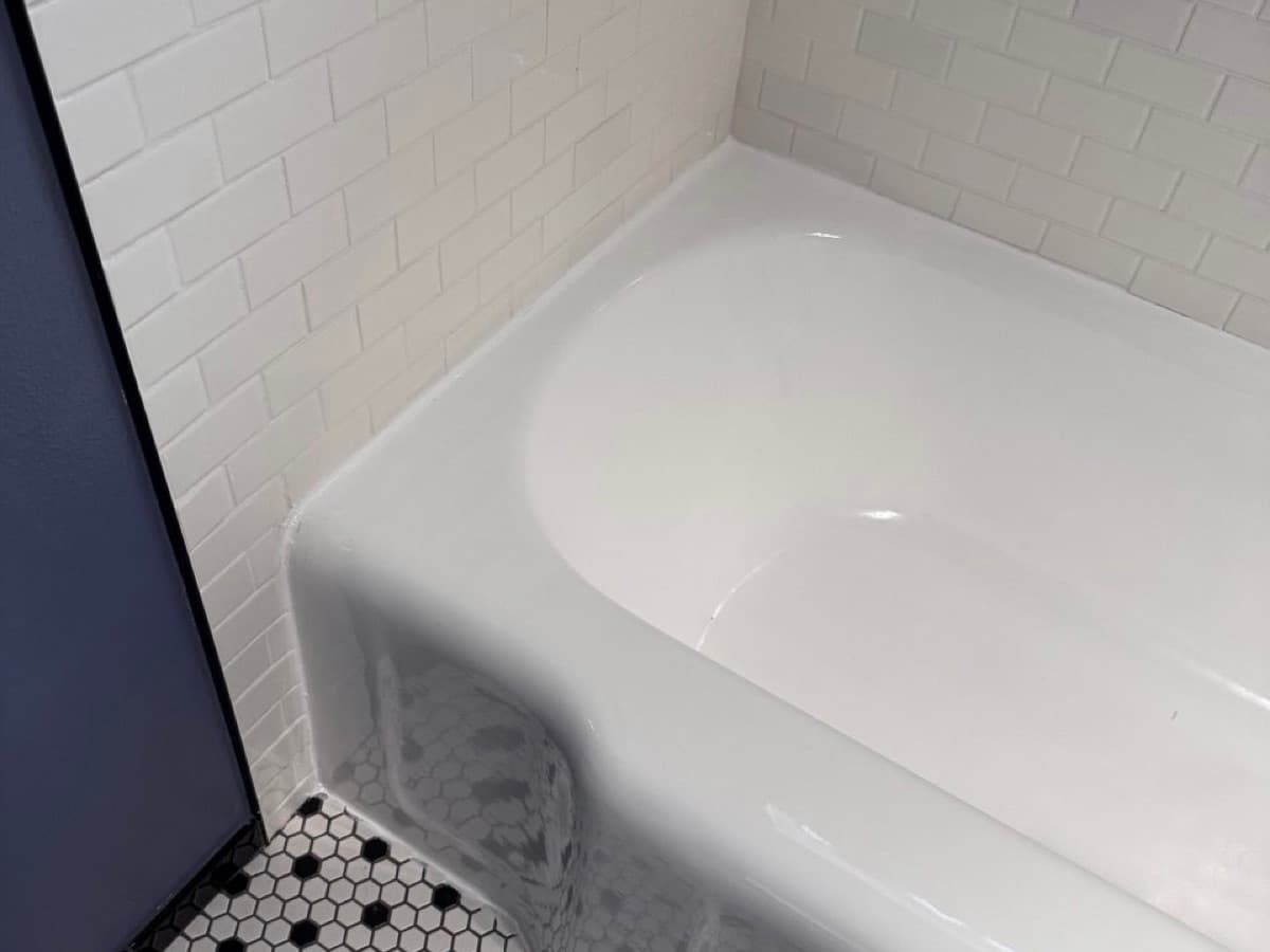 How to Tell If Your Bathroom Caulk Needs Replacing